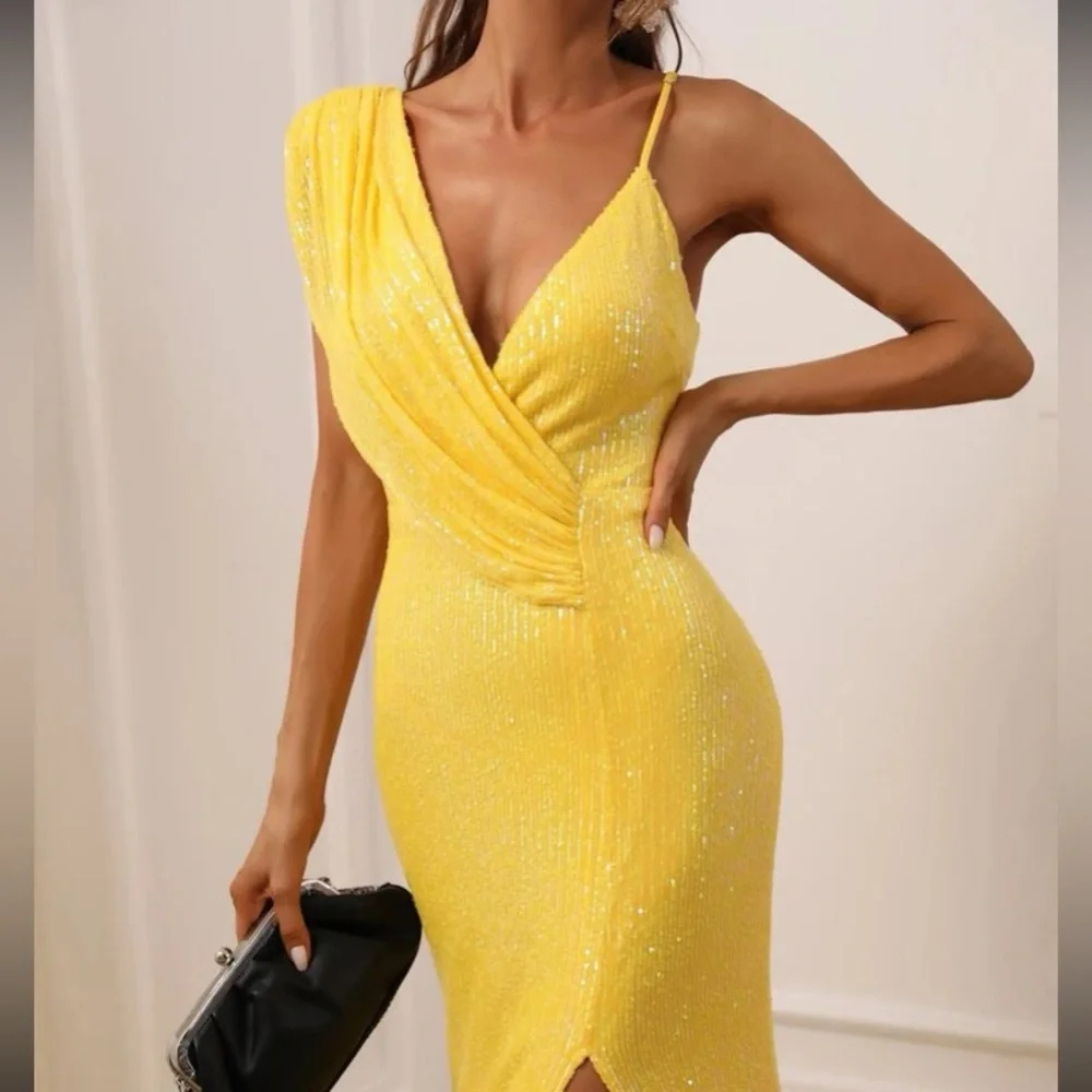 Luxe yellow slit thigh party sequins  dress - Picture 5 of 6